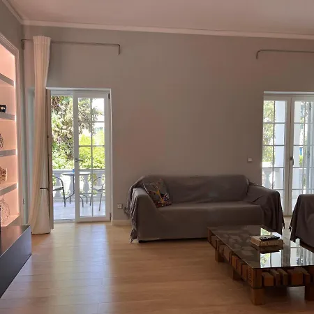 The Elegant Summer House Apartment